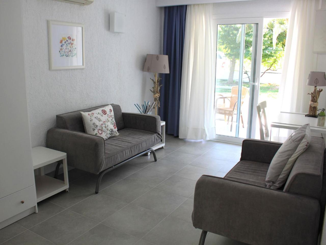 Aparthotel Ostria Agia Paraskevi  Exterior foto